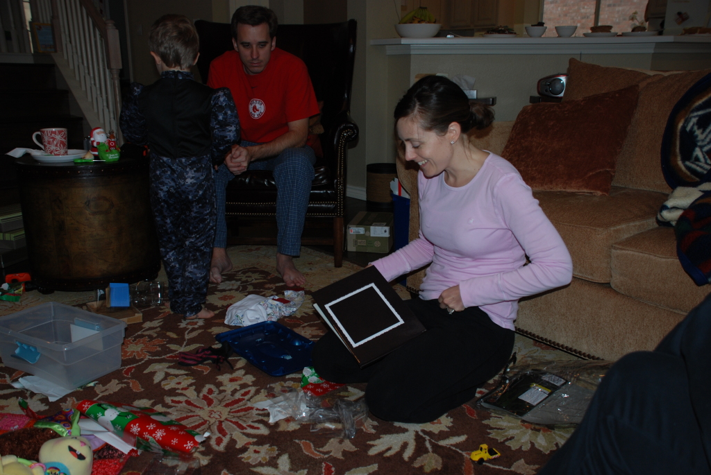 2008/12(Dec)/07(Christmas Day-Josh-Heathers)/1024x768_2008-12-25 09-07-44148.JPG
